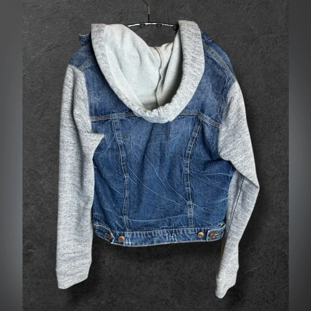 Amethyst Jeans Blue Denim Jacket with soft Gray Sleeves - Picture 2 of 7